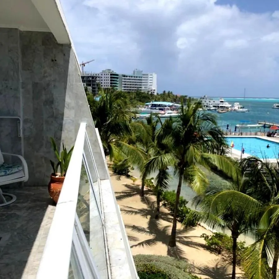 Apartamento En Torres Del Sun Rise San Andres Con Piscina Y Playa Privada